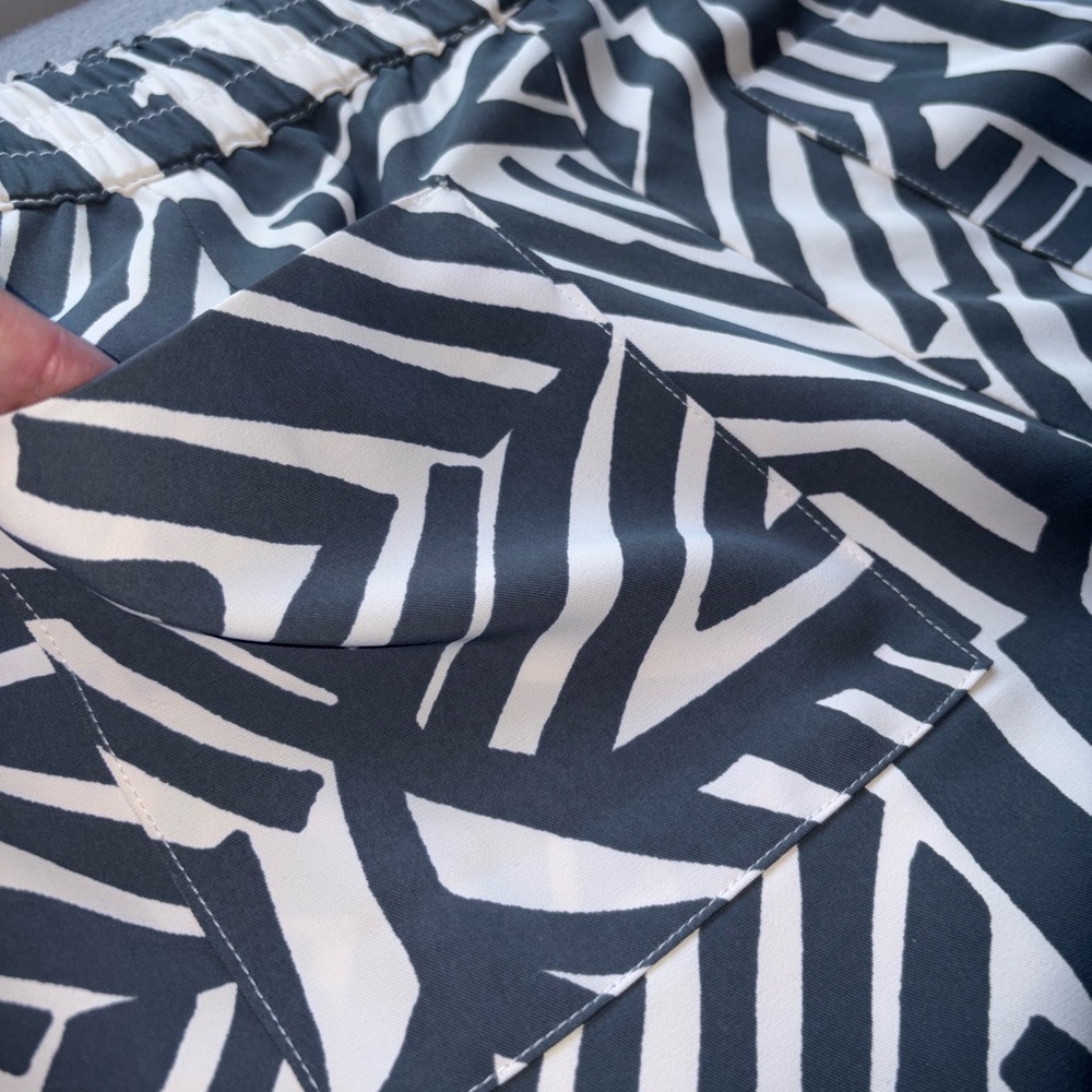 Loft Monochrome Zigzag Pattern Pants - image 4